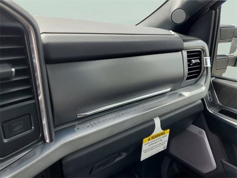 New 2025 Ford F250 Platinum image 41