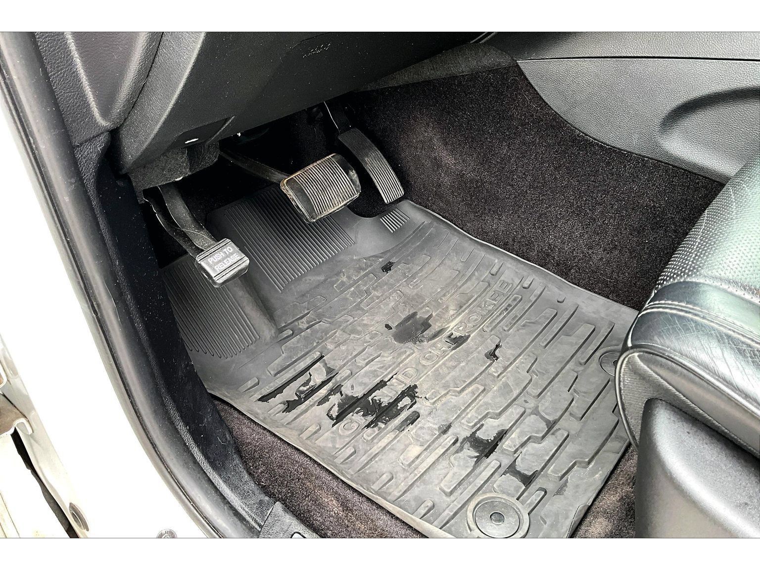 Used 2016 Jeep Grand Cherokee Overland AWD/4WD image 30