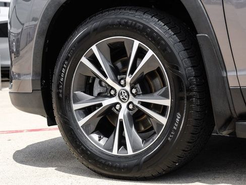 Used 2019 Toyota Highlander LE FWD image 55