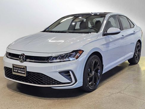 New 2026 Volkswagen Jetta SE image 3