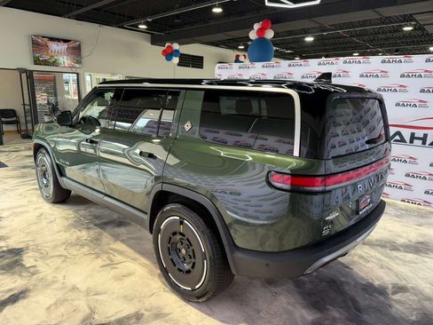 Used 2025 Rivian R1S Adventure AWD/4WD image 12