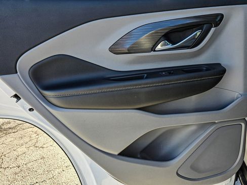 Certified 2024 GMC Terrain SLT image 26