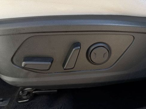 Used 2025 Hyundai Tucson SEL FWD image 24
