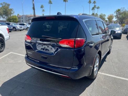 Used 2017 Chrysler Pacifica Touring-L w/ Tire & Wheel Group image 3