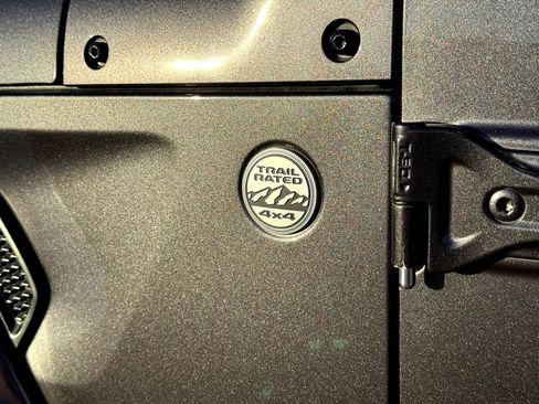 Used 2021 Jeep Wrangler Unlimited Sahara image 12