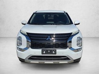 Used 2024 Mitsubishi Outlander SE video 2