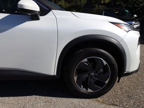 Used 2024 Nissan Rogue SV image 15