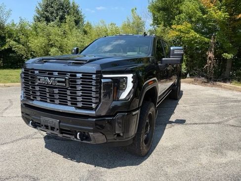Used 2024 GMC Sierra 2500 Denali Ultimate AWD/4WD image 2