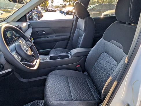 New 2026 Nissan Kicks SV w/ Cold Weather Package FWD image 10