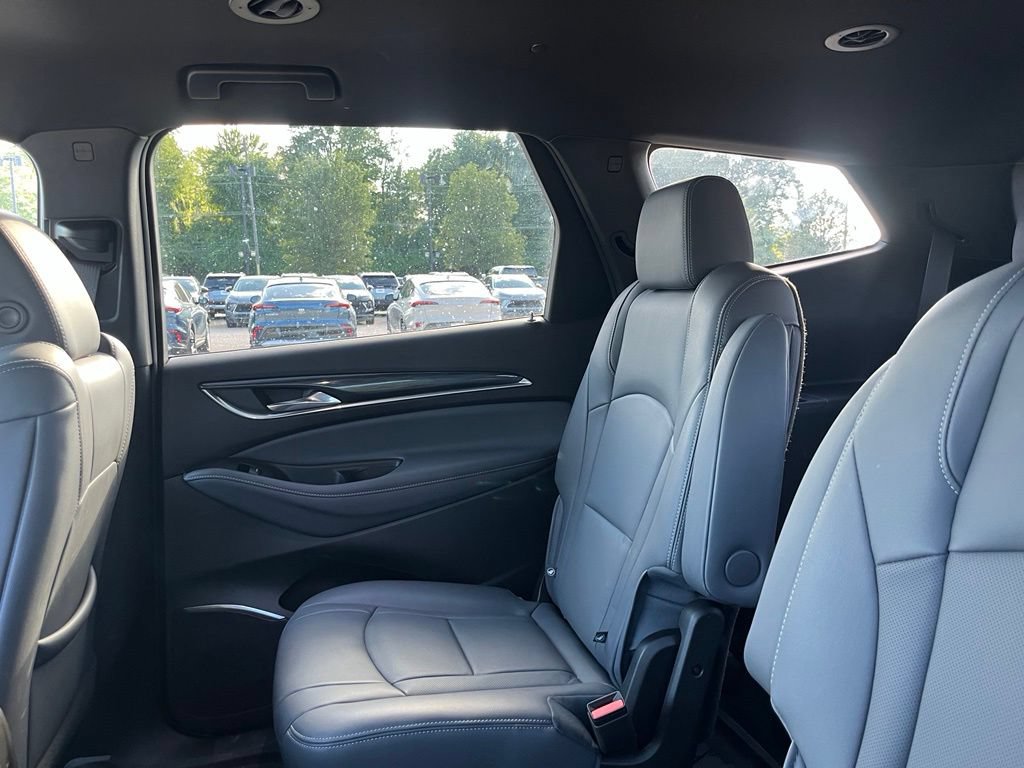 Used 2024 Buick Enclave Essence w/ Technology Package AWD/4WD image 38
