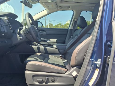New 2026 Nissan Pathfinder Platinum image 6