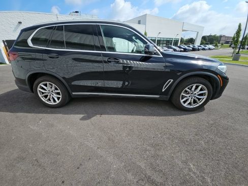 Used 2023 BMW X5 xDrive40i w/ Premium Package AWD/4WD image 4