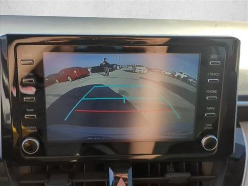 Used 2020 Toyota Corolla LE image 18