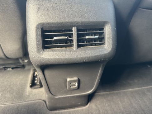 Used 2022 Chevrolet Equinox LT FWD image 11
