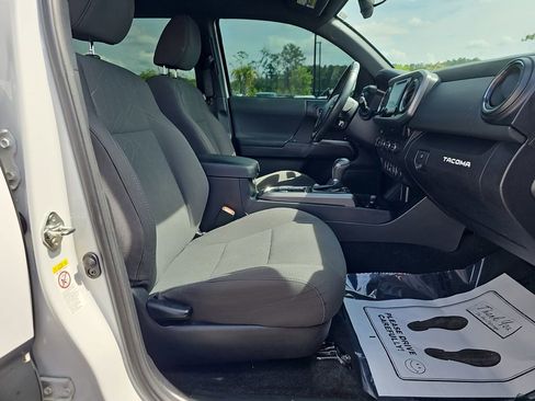 Used 2018 Toyota Tacoma TRD Off-Road image 13