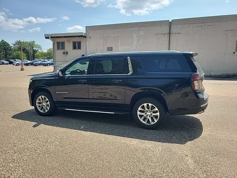 Used 2023 Chevrolet Suburban Premier AWD/4WD image 18