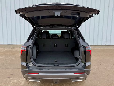 Used 2025 Chevrolet Equinox ACTIV w/ Convenience Package III AWD/4WD image 16