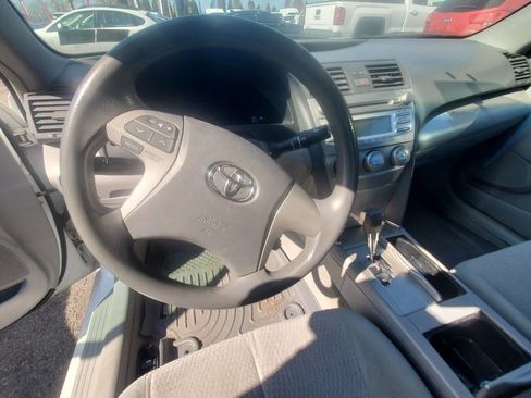 Used 2011 Toyota Camry LE w/ LE Extra-Value Pkg image 9