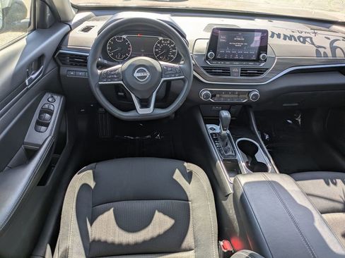 Used 2024 Nissan Altima 2.5 SV image 28