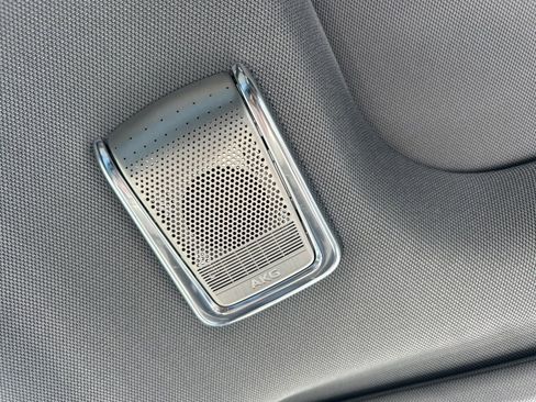 Used 2025 Cadillac Optiq Luxury 1 image 42