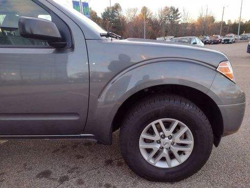 Used 2021 Nissan Frontier SV w/ SV Utility Package image 10