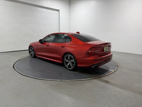 Used 2019 Volvo S60 T6 R-Design image 23