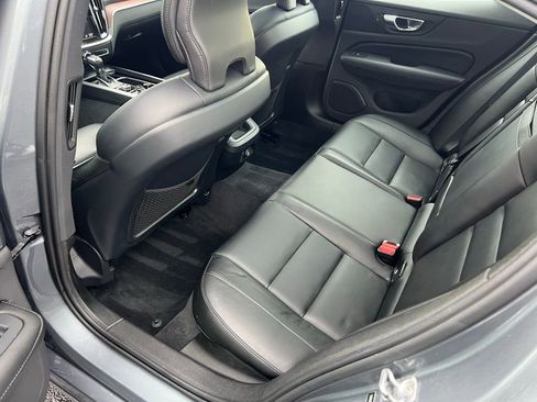 Used 2019 Volvo S60 T6 Momentum w/ Multimedia Package AWD/4WD image 16