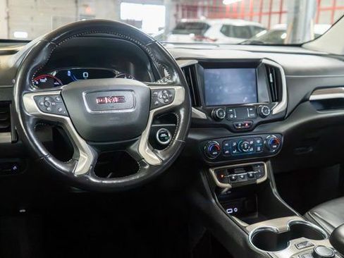 Used 2022 GMC Terrain Denali w/ Denali Premium Package AWD/4WD image 14