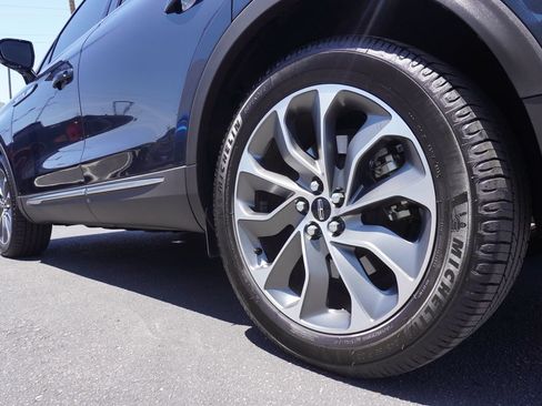 Used 2023 Lincoln Nautilus Reserve w/ Equipment Group 201A AWD/4WD image 6