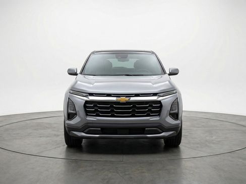 Used 2025 Chevrolet Equinox LT FWD image 2
