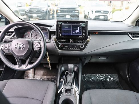 Certified 2022 Toyota Corolla LE FWD image 2