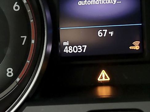 Used 2020 Volkswagen Atlas Cross Sport SE w/ Towing Package FWD image 19