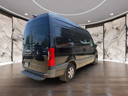 Used 2019 Mercedes-Benz Sprinter 2500 image 6