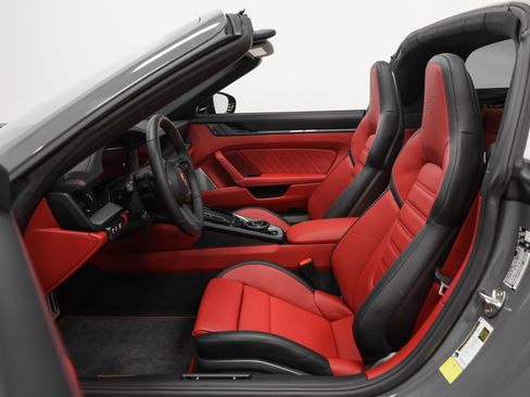 Certified 2026 Porsche 911 Targa 4 GTS AWD/4WD image 67