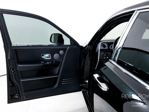 Used 2020 Rolls-Royce Phantom Sedan RWD image 11