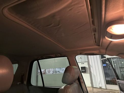 Used 2000 Mercedes-Benz ML 320 4MATIC image 40