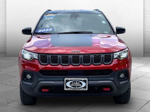 Used 2025 Jeep Compass Trailhawk AWD/4WD image 2