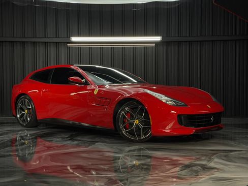 Used 2018 Ferrari GTC4Lusso T RWD image 9