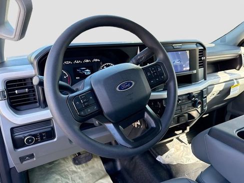New 2025 Ford F550 4x4 Crew Cab image 6