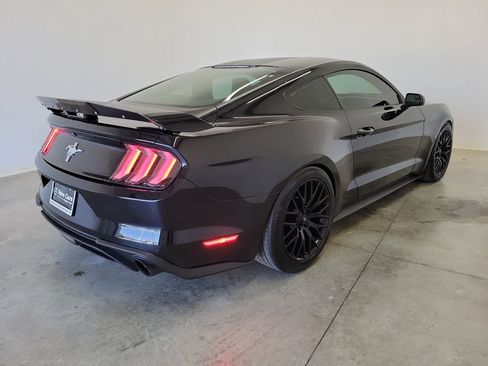 Used 2017 Ford Mustang Coupe RWD image 5