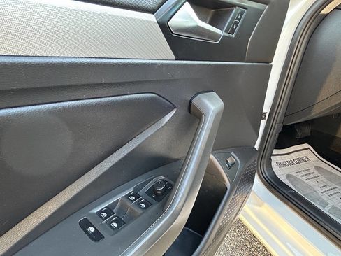 Used 2019 Volkswagen Jetta SE FWD image 36