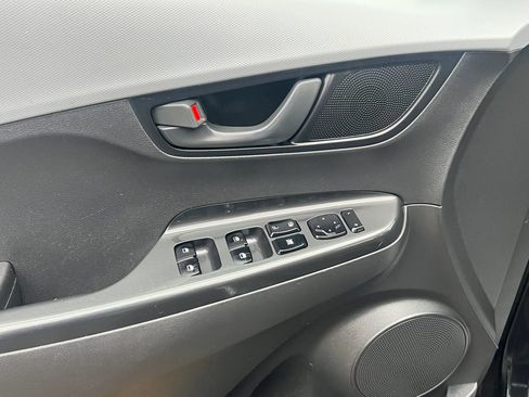 Used 2021 Hyundai Kona SE AWD/4WD image 13