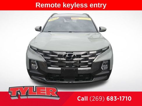 Used 2022 Hyundai Santa Cruz Limited AWD/4WD image 2