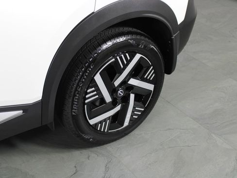 Certified 2026 Nissan Kicks SV FWD image 13