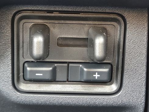 New 2025 Ford Expedition Active image 21