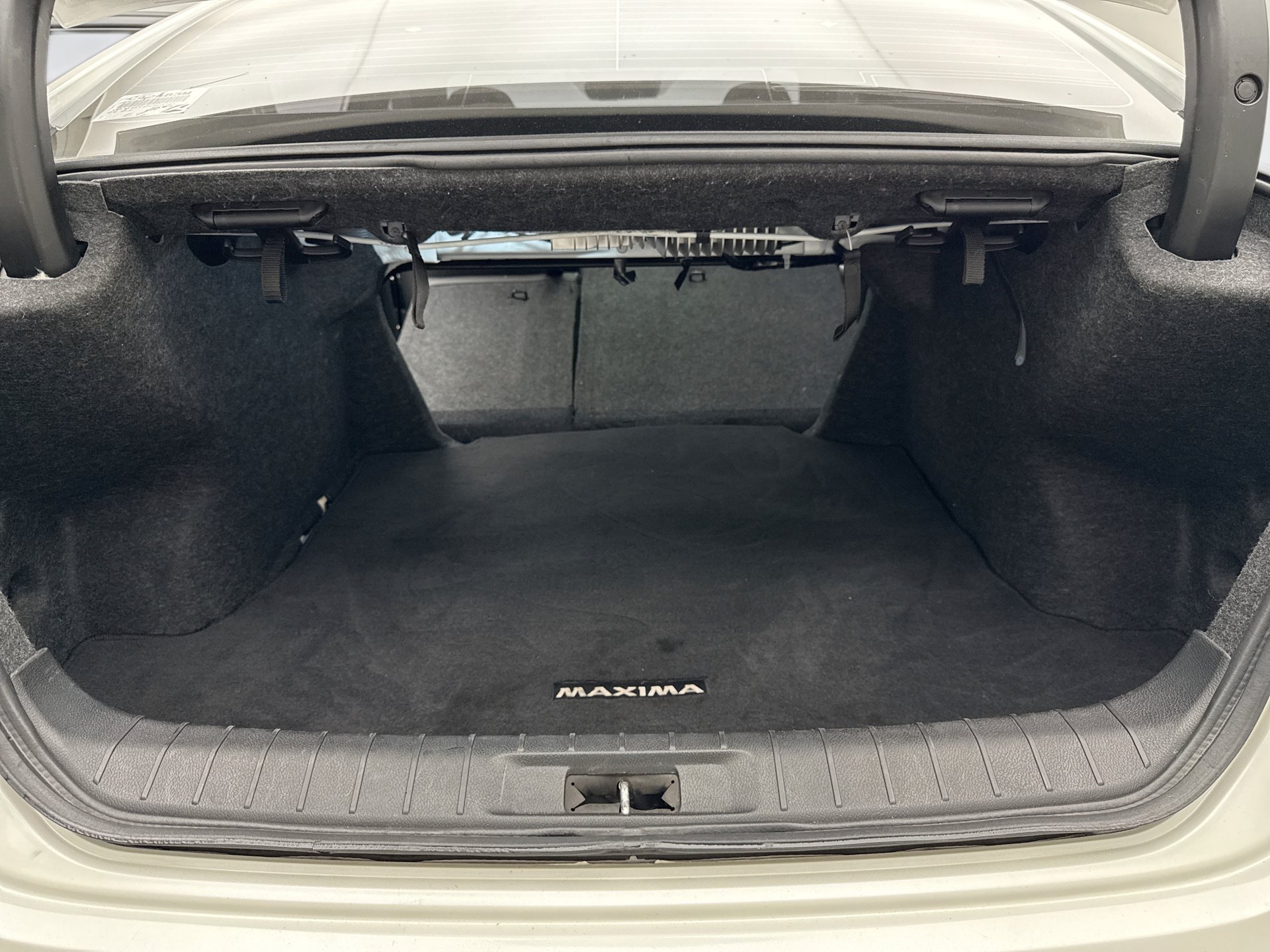 Used 2023 Nissan Maxima SR w/ Sport Mat Group FWD image 24