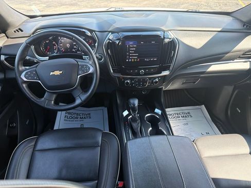 Used 2023 Chevrolet Traverse Premier AWD/4WD image 2