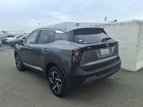 Certified 2025 Nissan Kicks SV FWD image 6