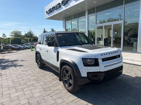 Used 2023 Land Rover Defender 110 X-Dynamic SE AWD/4WD image 3
