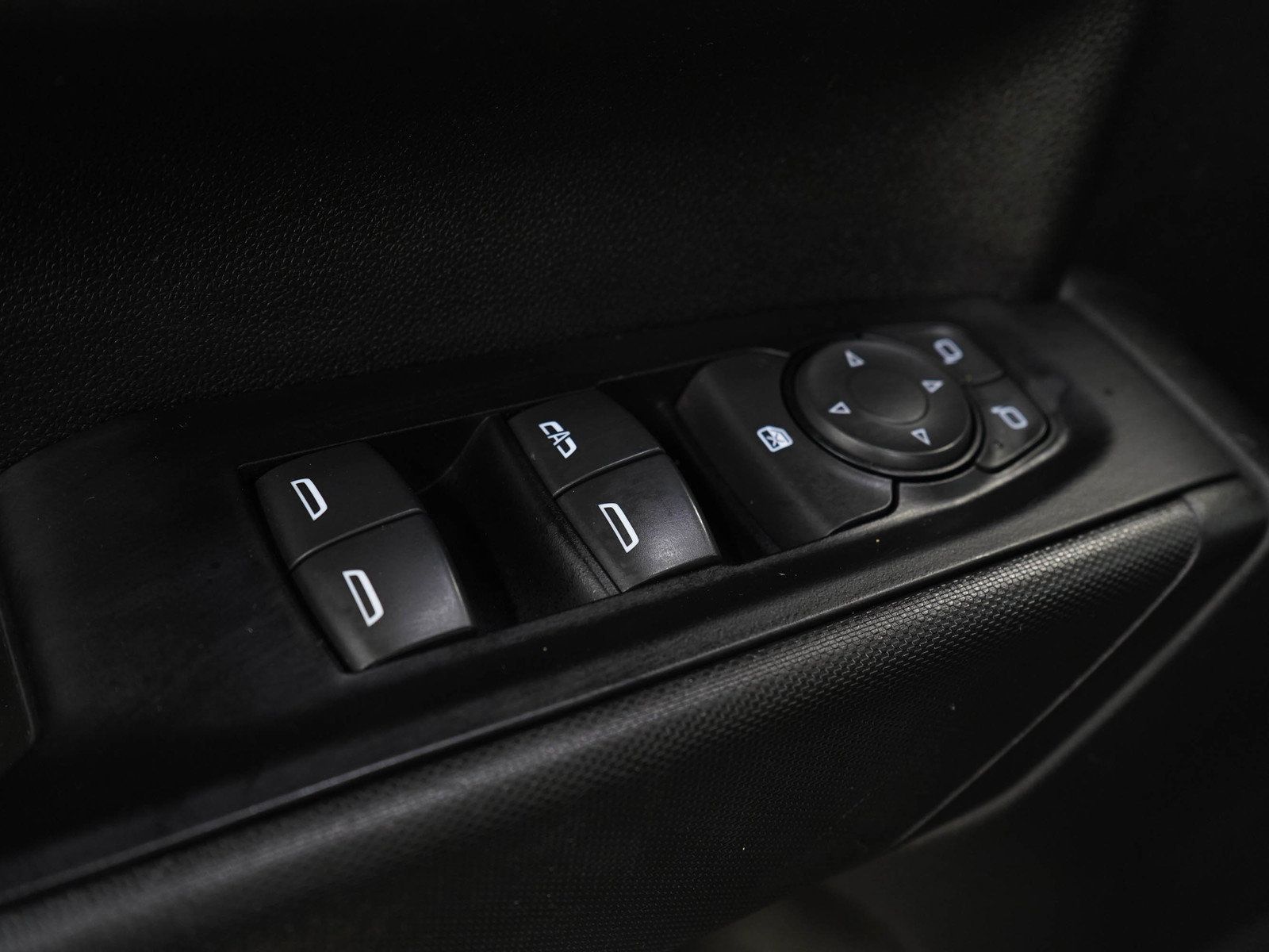 Used 2019 Chevrolet Silverado 1500 Custom w/ Custom Convenience Package AWD/4WD image 21